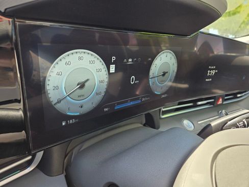 Used 2024 Hyundai Elantra SEL FWD image 19