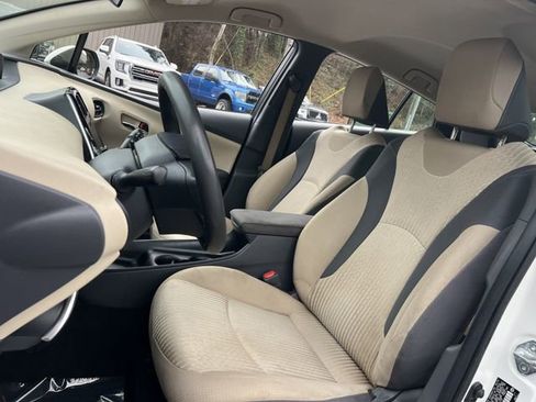 Used 2016 Toyota Prius Two image 13