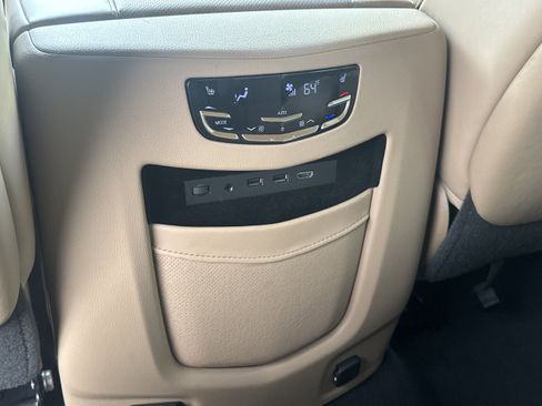 Used 2019 Cadillac Escalade Platinum AWD/4WD image 27