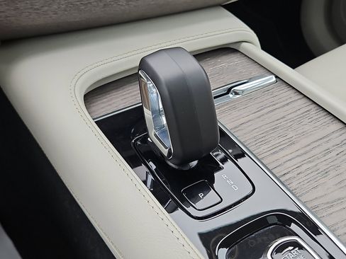 Certified 2023 Volvo XC90 B6 Plus image 15