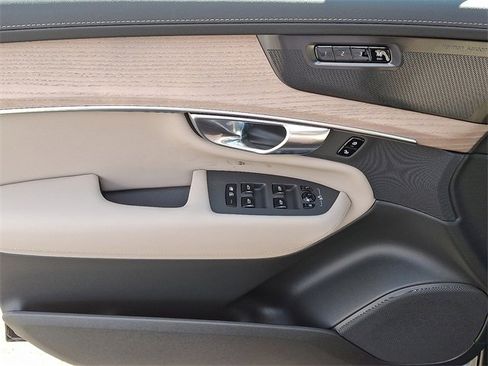 New 2026 Volvo XC90 B6 Plus w/ Protection Package Premier image 6