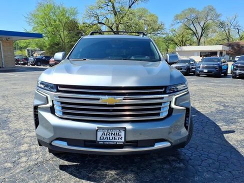 Used 2024 Chevrolet Suburban High Country AWD/4WD image 13