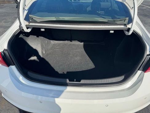 Used 2024 Chevrolet Malibu LT image 12