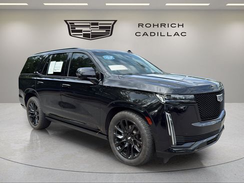 Certified 2024 Cadillac Escalade Sport w/ LPO, ONYX Package AWD/4WD image 4