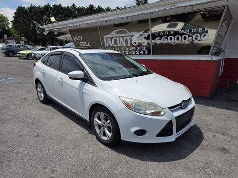 Used 2013 Ford Focus SE w/ SE Winter Pkg FWD image 1