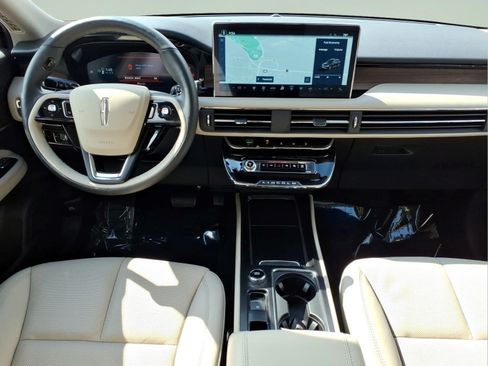 Certified 2026 Lincoln Corsair Reserve w/ Jet Appearance Package AWD/4WD image 17