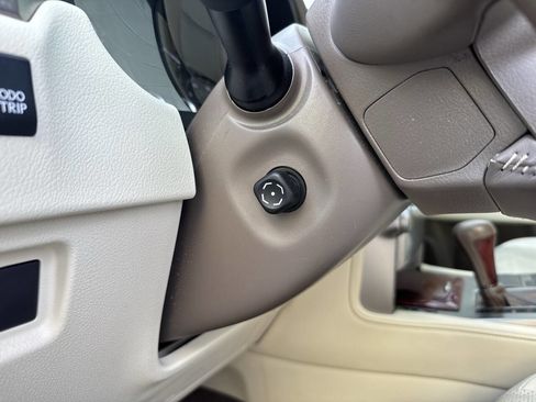 Used 2013 Lexus GX 460 image 35