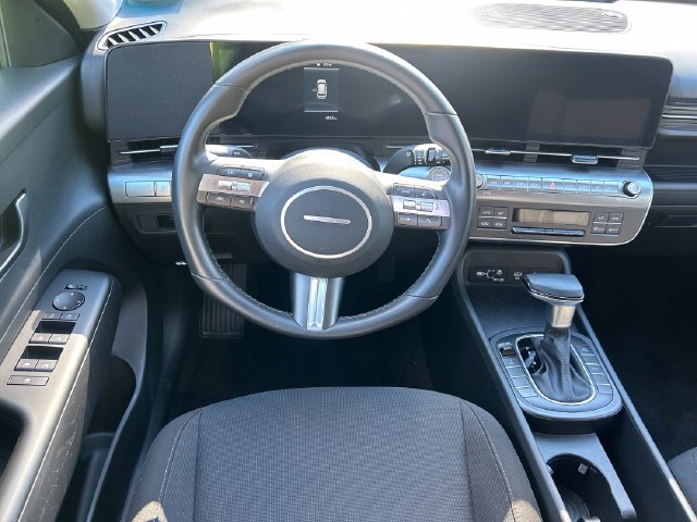 Certified 2025 Hyundai Kona SEL AWD/4WD image 17