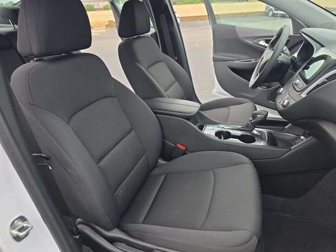 Used 2023 Chevrolet Malibu LT FWD image 11