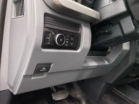 New 2025 Ford F550 4x4 SuperCab Super Duty image 14