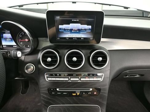 Used 2019 Mercedes-Benz GLC 300 image 34