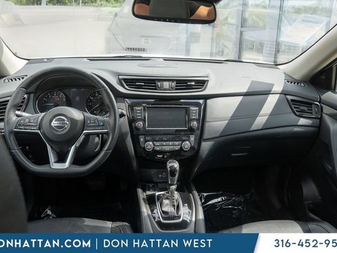 Used 2019 Nissan Rogue SL w/ Premium Package AWD/4WD image 3