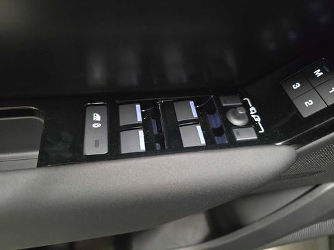 New 2026 Land Rover Range Rover Velar Dynamic SE image 23