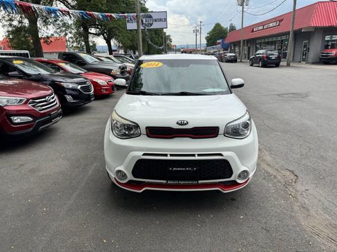 Used 2014 Kia Soul + FWD image 2