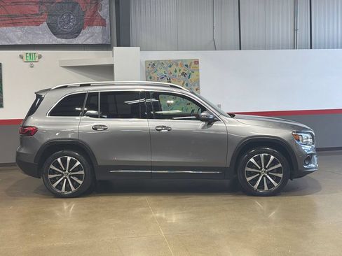 Used 2022 Mercedes-Benz GLB 250 4MATIC image 7