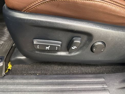 Used 2021 Toyota 4Runner Limited image 41