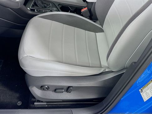 Used 2022 Volkswagen Taos SE AWD/4WD image 19