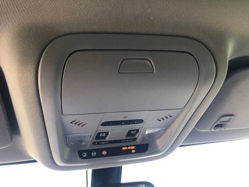 Used 2019 GMC Acadia SLT image 35