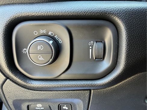 Used 2025 RAM 1500 Big Horn AWD/4WD image 17