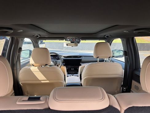 New 2026 Jeep Grand Cherokee Limited AWD/4WD image 14