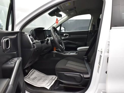 Used 2023 Kia Sorento LX image 14