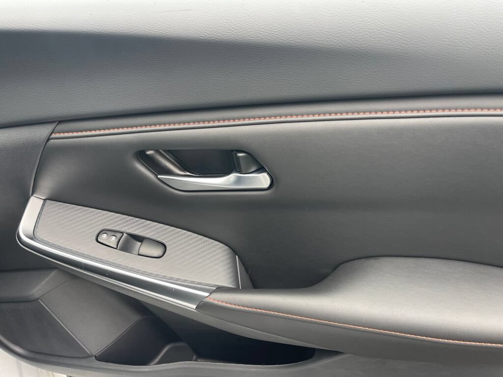 Used 2025 Nissan Sentra SR FWD image 21