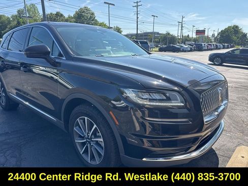 Used 2022 Lincoln Nautilus AWD image 4