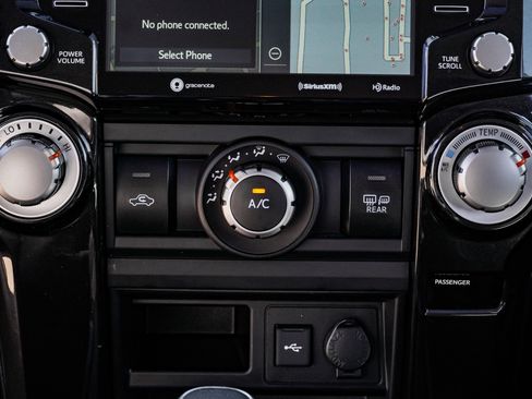 Certified 2023 Toyota 4Runner TRD Off-Road Premium w/ Moonroof Package AWD/4WD image 36