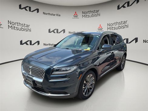 Used 2023 Lincoln Nautilus Reserve AWD/4WD image 9