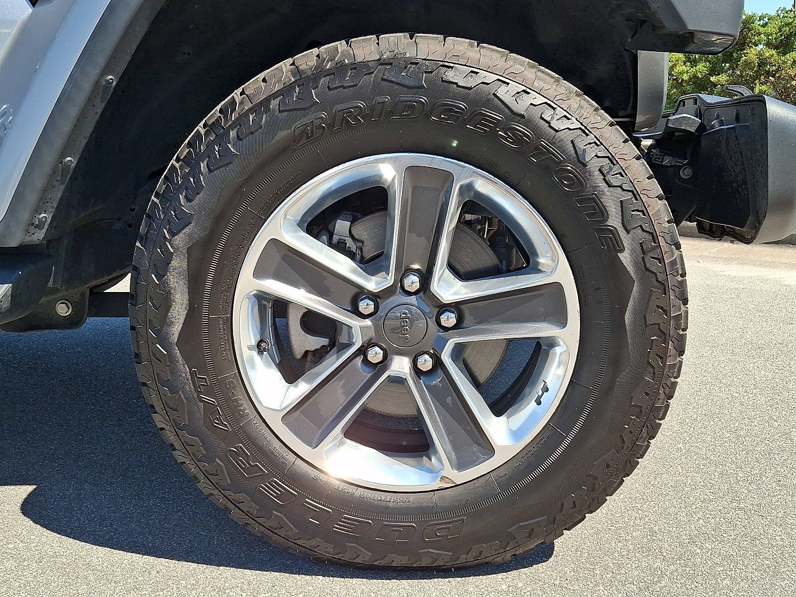 Used 2020 Jeep Wrangler Unlimited Sahara AWD/4WD image 9