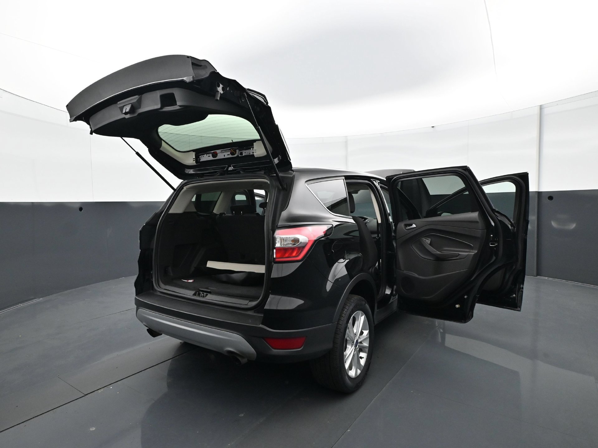 Used 2017 Ford Escape SE AWD/4WD image 32