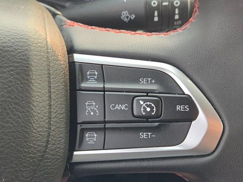 Used 2025 Jeep Compass Trailhawk AWD/4WD image 30