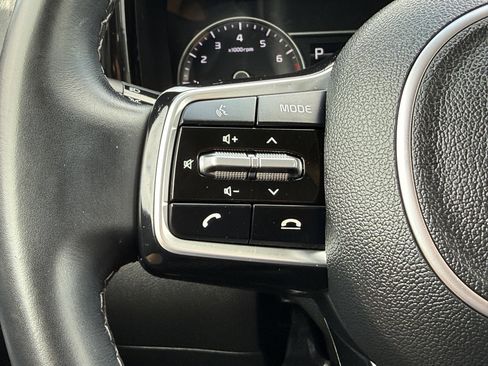 Used 2023 Kia Sorento S w/ Panoramic Sunroof Package FWD image 23