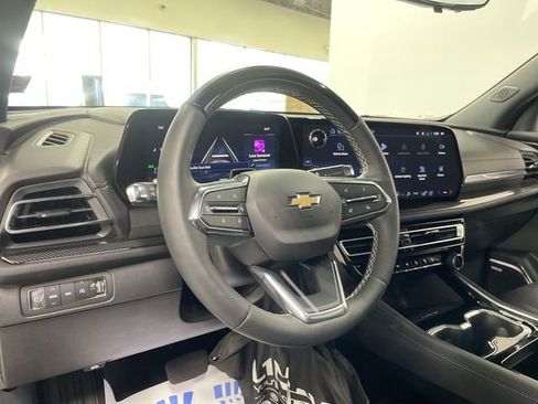 Used 2025 Chevrolet Traverse High Country image 14