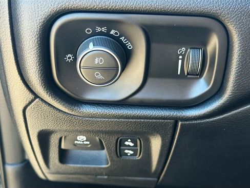 Used 2020 RAM 1500 Sport w/ Leather & Sound Group image 35