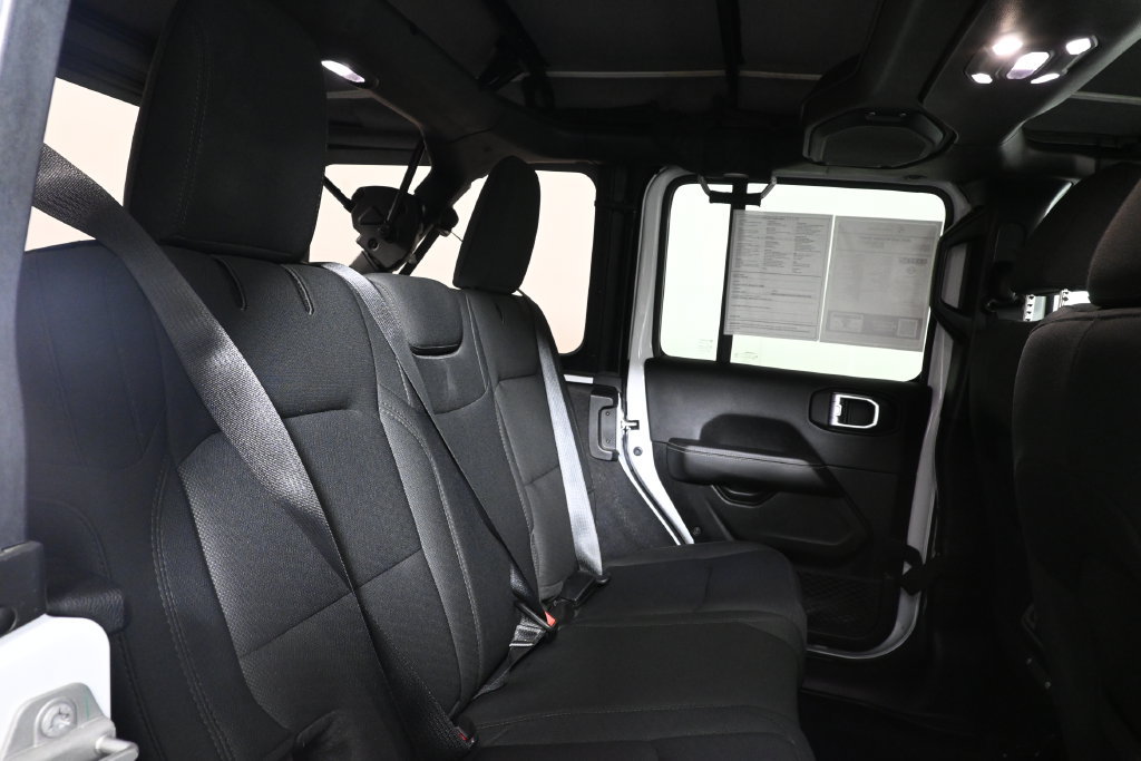 Used 2023 Jeep Wrangler Unlimited Sahara AWD/4WD image 29