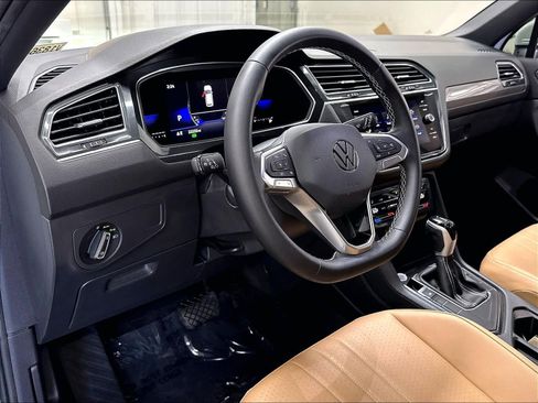 Used 2023 Volkswagen Tiguan SE FWD image 20