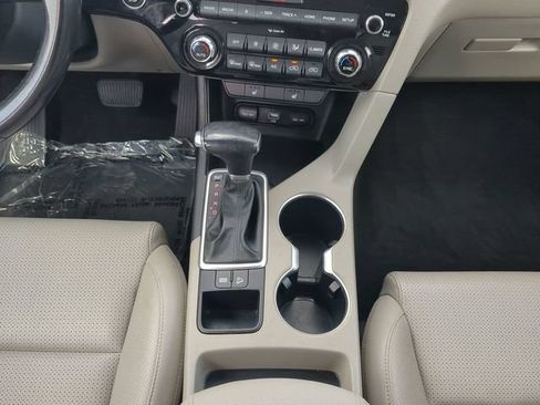 Used 2020 Kia Sportage EX FWD image 19