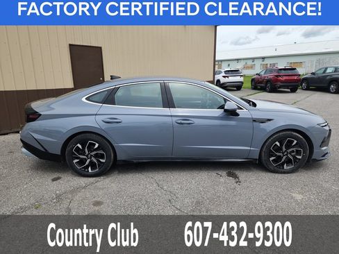 Certified 2025 Hyundai Sonata SEL AWD/4WD image 9