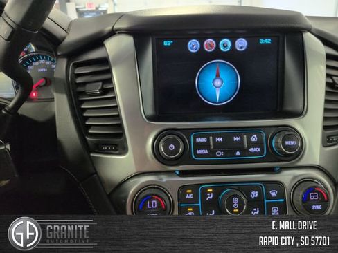 Used 2018 Chevrolet Suburban LT image 19