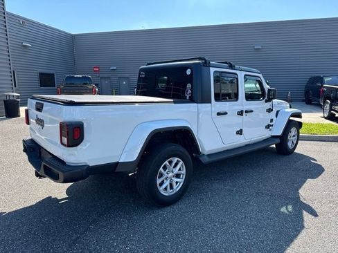Used 2023 Jeep Gladiator Sport AWD/4WD image 8