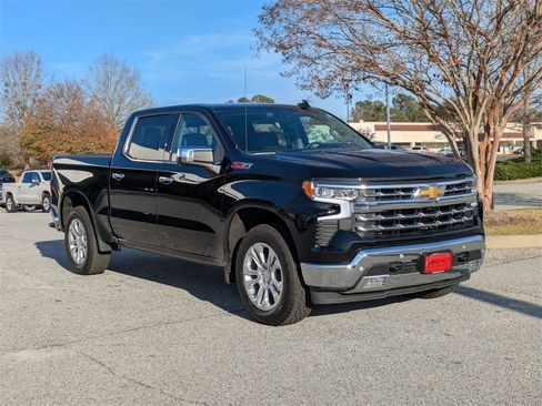 Used 2025 Chevrolet Silverado 1500 LTZ image 2