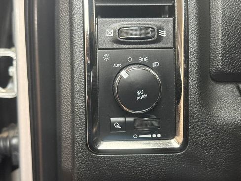 Used 2018 RAM 2500 Big Horn w/ Sport Appearance Group AWD/4WD image 22