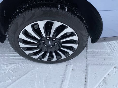 Used 2024 Lincoln Navigator L Black Label image 9