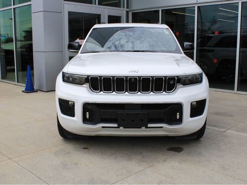 Used 2024 Jeep Grand Cherokee Overland w/ Adv Protech Group III AWD/4WD image 2