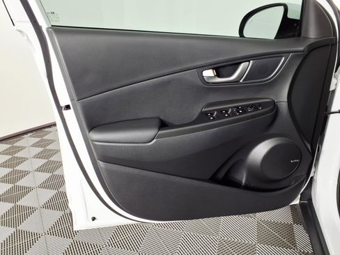 Used 2021 Hyundai Kona Limited w/ Cargo Package image 16