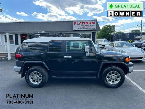 Used 2012 Toyota FJ Cruiser 4WD w/ Upgrade Pkg image 2