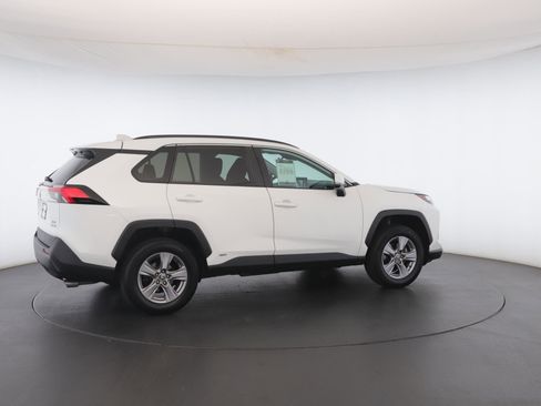 Used 2022 Toyota RAV4 XLE image 28