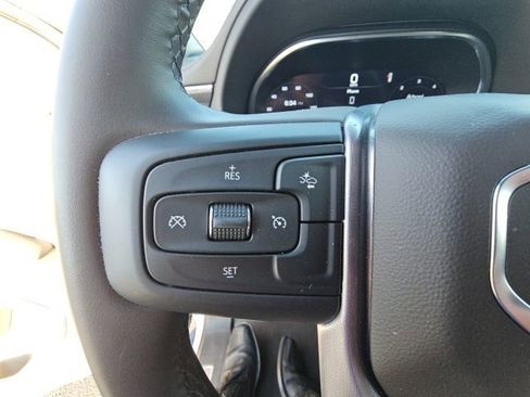 Used 2024 GMC Yukon SLT image 15