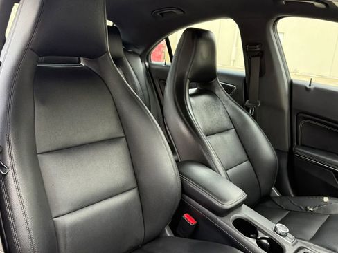 Used 2015 Mercedes-Benz CLA 250 image 17
